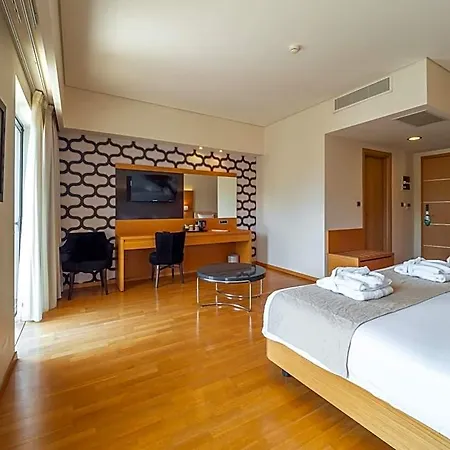 Elektra Port & Sea View 公寓式酒店 4*