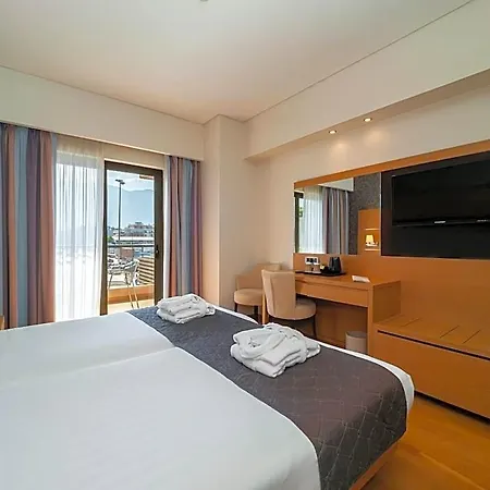 Elektra Port & Sea View 4* 卡拉马塔